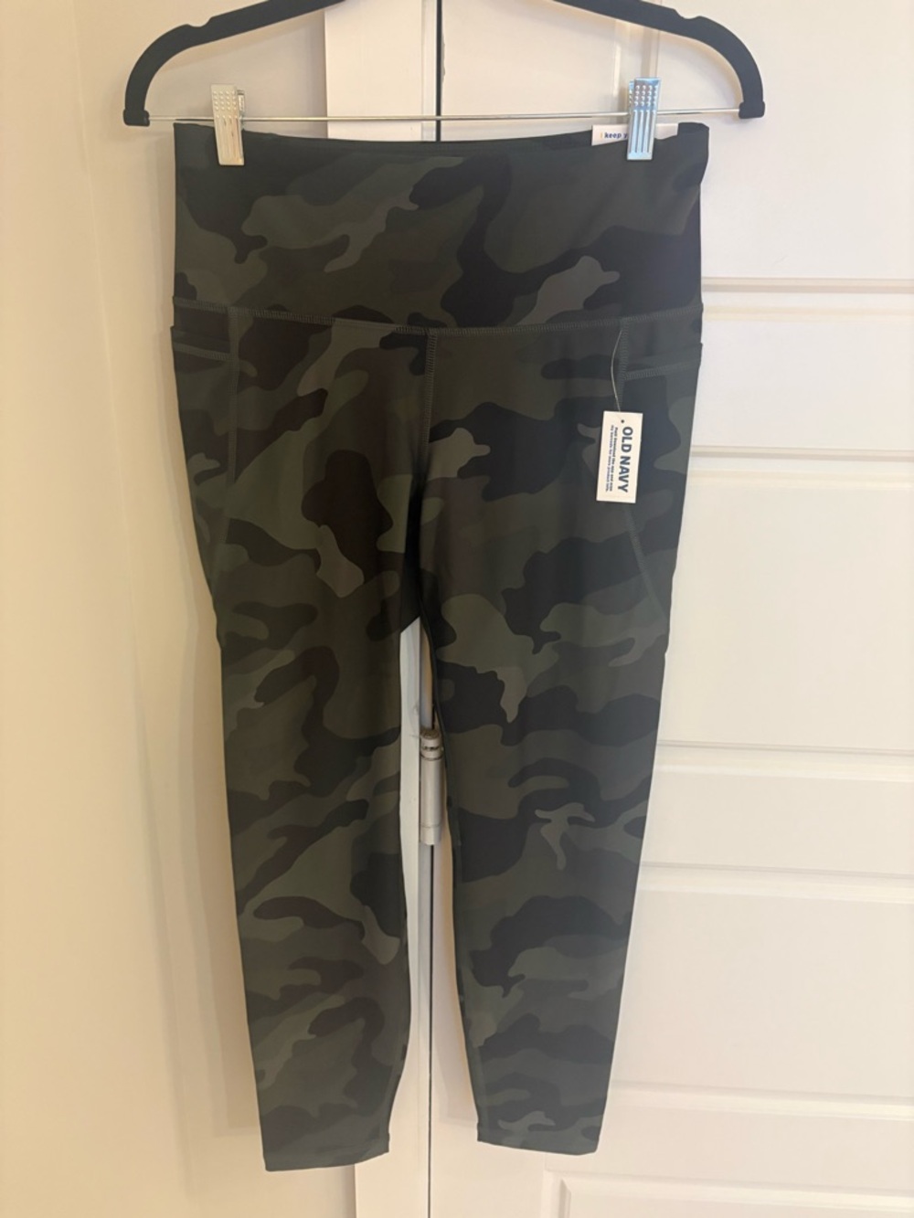 Old Navy Women’s Powersoft Camo Leggings - Olive Green